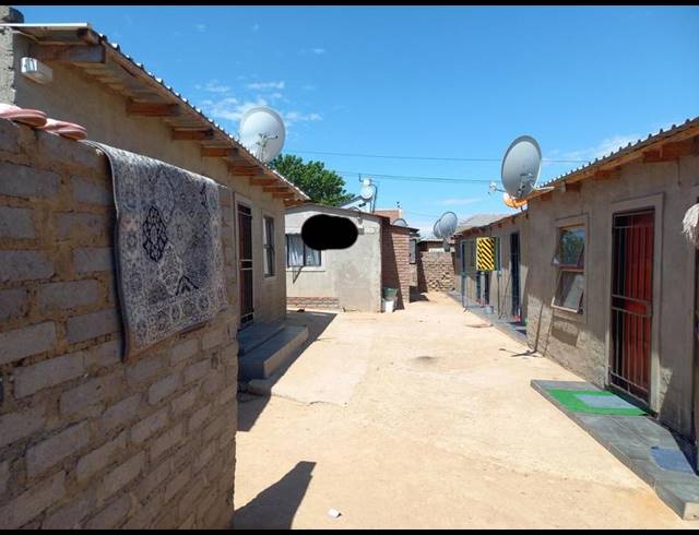 2 BEDROOM HOUSE FOR SALE IN OLIEVENHOUTBOSCH